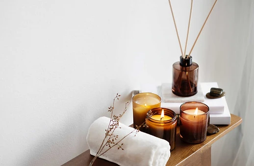 aromatherapy-table-setting-with-scented-candles-towel-2.jpg
